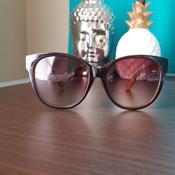 Gucci Accessories - Gucci sunglasses